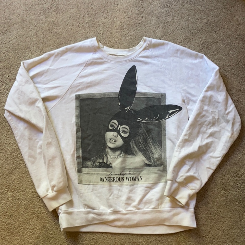 Ariana Grande dangerous woman white sweatshirt